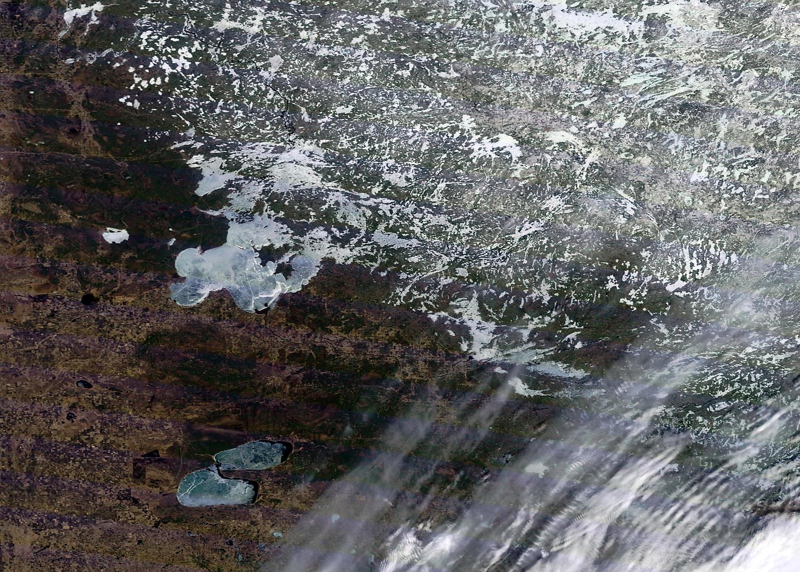 Vue satellite du lac des Bois et de son bassin, le 29 avril 2014. Image : MODIS.