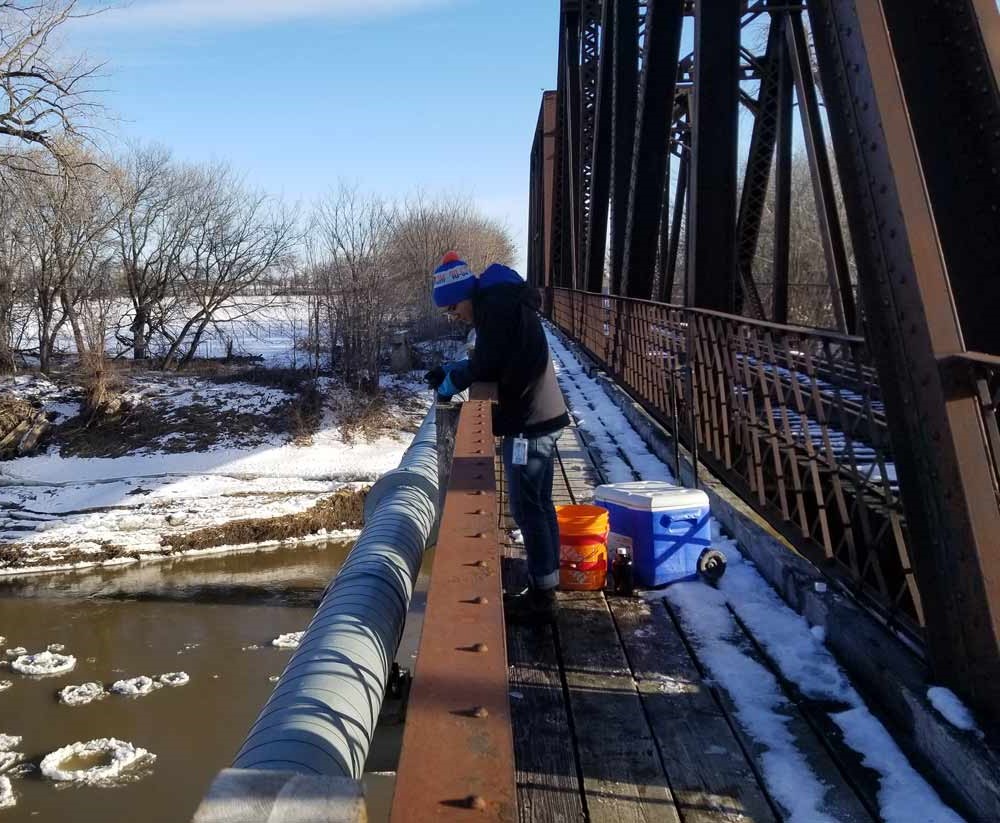 Water monitoring work along the Red River. Credit: Allison Waedt, Environment and Climate Change Canada