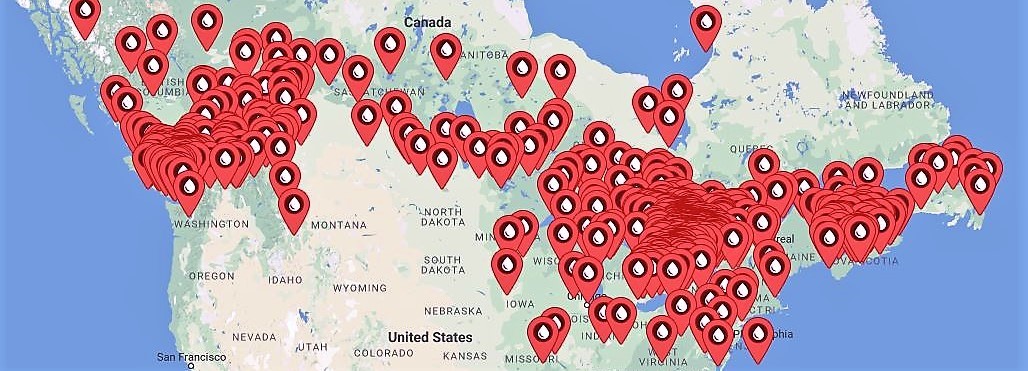 Les « marqueurs rouges » indiquent les emplacements d’origine des anecdotes communiquées par des personnes de partout en Amérique du Nord pour le projet Watermarks. Mention de source : Lake Ontario Waterkeeper