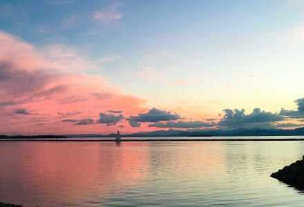Sunset on the Lake Champlain, Burlington (VT). Credit: Shutterstock